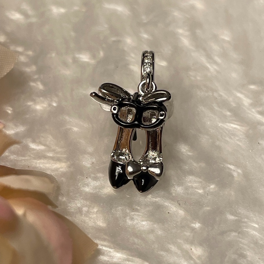 Bracelet Charm Black High Heels with Bow and rhinestones - Picture 4 of 16